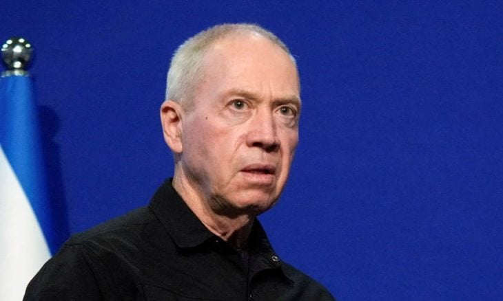 غالانت يهاجم سموتريتش لعرقلته الموافقة على شراء طائرات مقاتلة