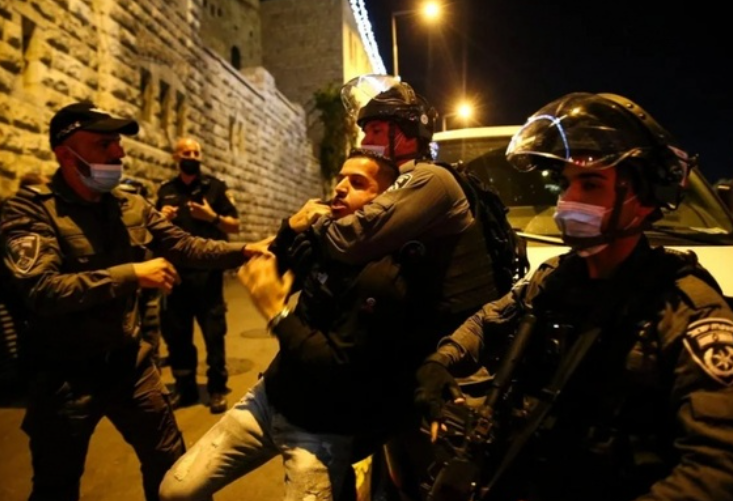 الاحتلال يعتقل عمالا من غزة في جنين