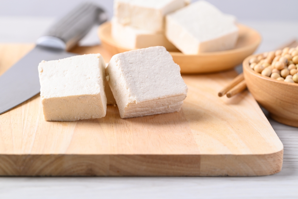 <strong><strong> أضرار ومحاذير جبن حليب الصويا / shutterstock </strong></strong>
