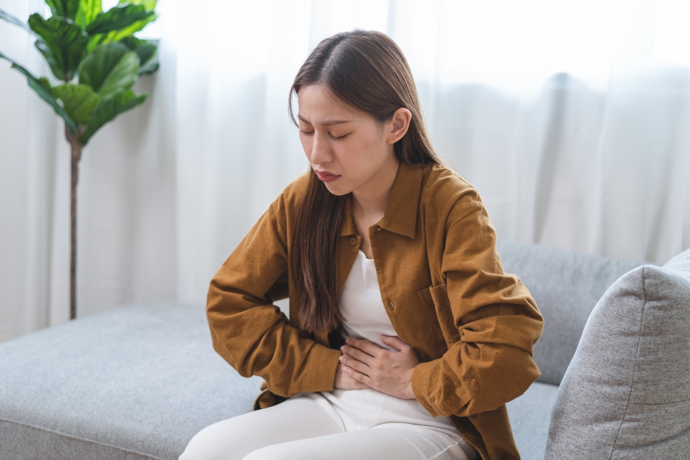 الفرق بين انتفاخ البطن وانتفاخ القولون| shutterstock