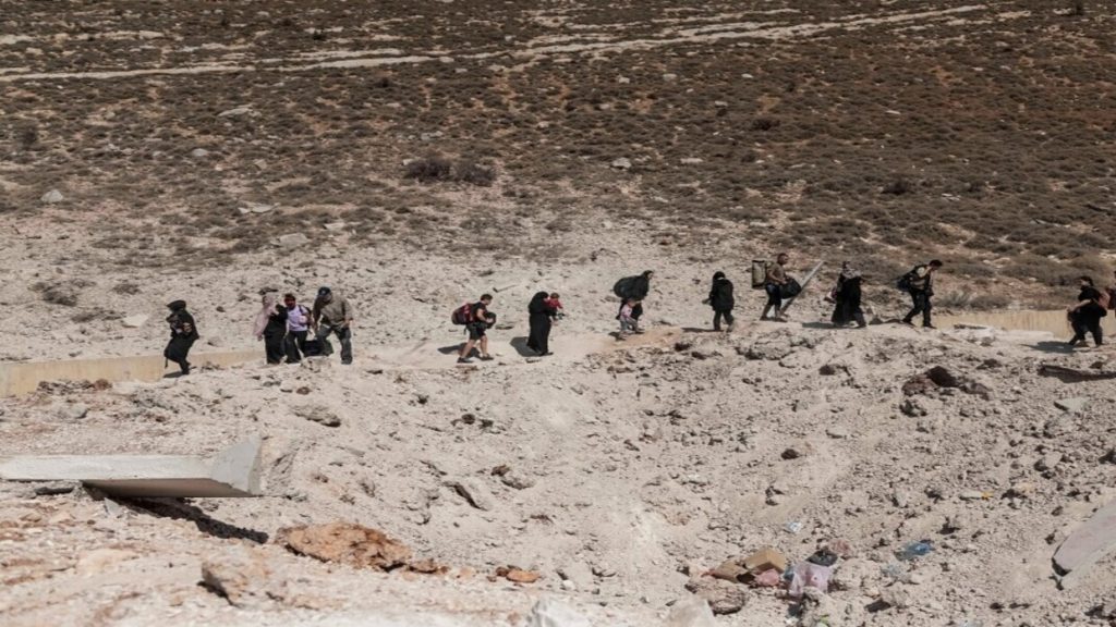 مسؤولة أممية: أكثر من 283 ألف شخص فروا من لبنان إلى سوريا