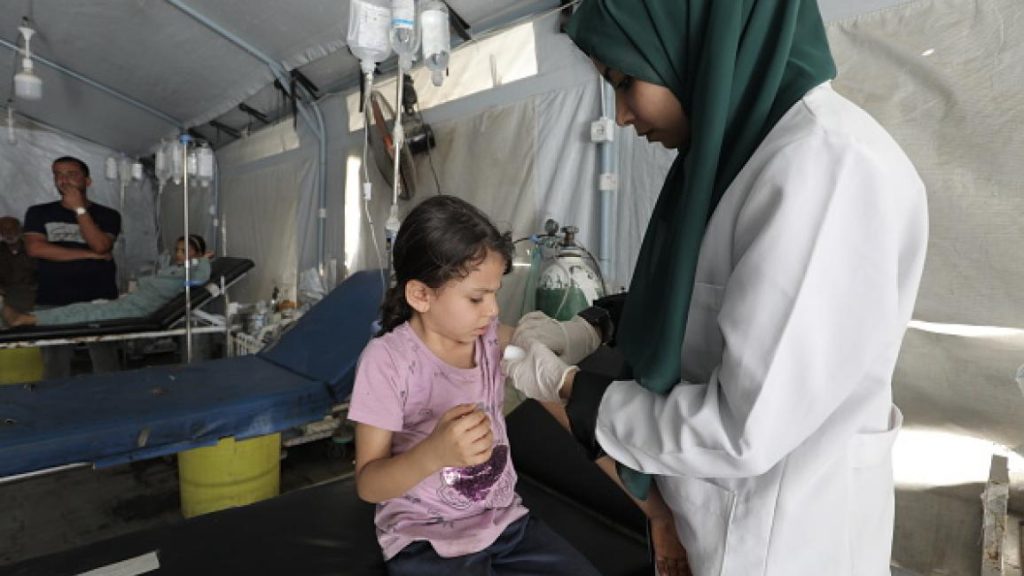 99 طبيباً أميركياً عملوا في غزة يطالبون بايدن بوقف تزويد “إسرائيل” بالسلاح