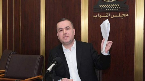 نائب عن “حزب الله”: نحن من نواجه ونقاتل ولم نطلب أي مساعدة من ايران..