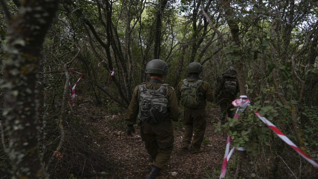 الجيش الإسرائيلي يزعم أسر 3 مقاتلين في قوة “الرضوان” التابعة لـ”حزب الله” (صورة)