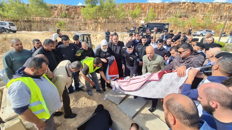 موت الغرباء..تشييع جثمان الطفلة الغزية أميرة الصباغ في رام الله دون حضور عائلتها