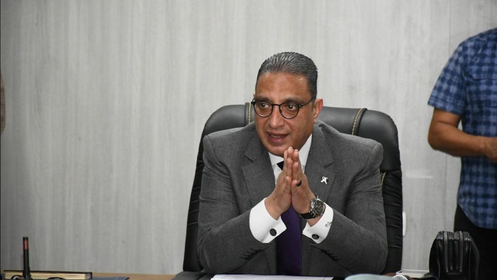 محافظ الفيوم يوجه بإحكام السيطرة على الأسواق لمجابهة الممارسات الاحتكارية