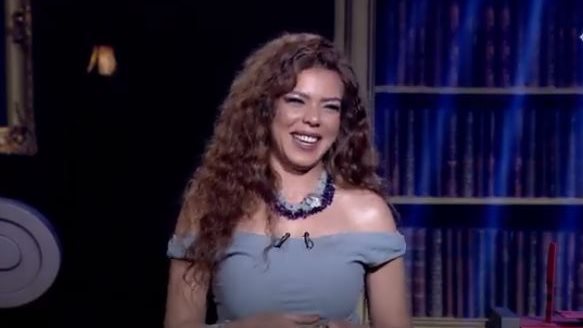 أوف شولدر.. ناهد السباعي بإطلالة تثير الجدل بالسوشيال ميديا