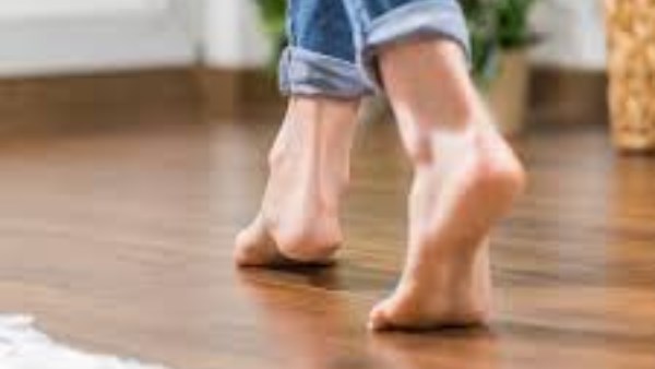 نشرة المرأة والمنوعات.. ماذا يحدث لك عند المشي حافي القدمين؟.. نصائح مهمة لضمان نضج الطعام جيدًا في الإير فراير