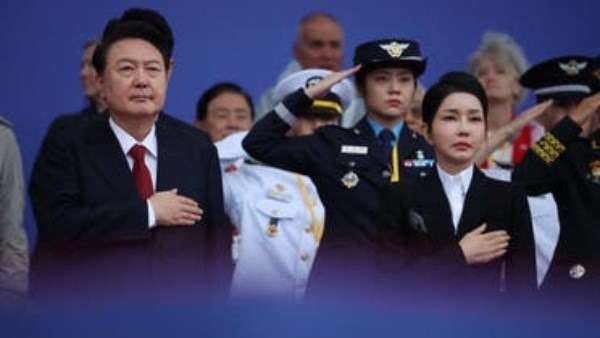 حسناء خطفت الأنظار.. من هي كيم كيون السيدة الأولى في كوريا الجنوبية؟