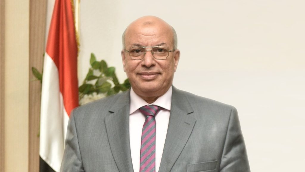 شهر مكافأة للعاملين بمحطة مياه التبين و15 يومًا لكفر العلو وحلوان