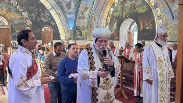 رسامة شماسين بكنيسة “الملاك” بشيراتون على يد الأنبا أكليمندس