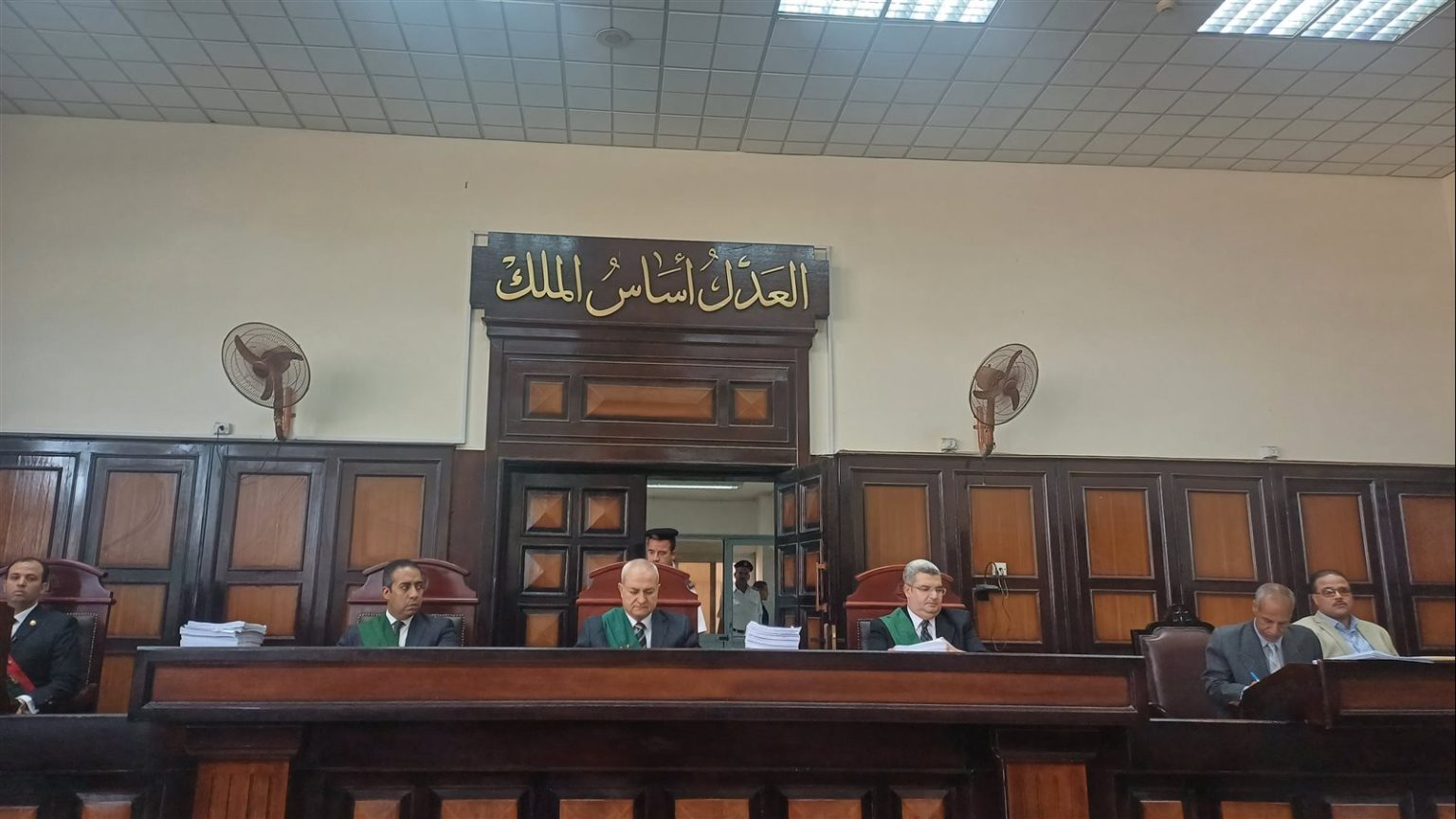 الكلاب نهشته .. الإعـ.ـدام شنـ.ـقا لـ عامل قـ.ـتل شابا لسرقته بأسيوط