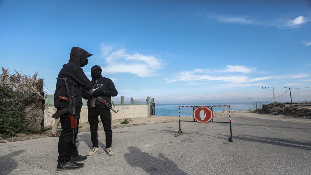 تقرير: شركة أمن مصرية خاصة ستشارك في إنشاء نقاط التفتيش بغزة