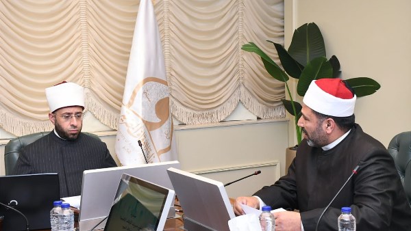 الأزهري يلتقي مدير مديرية أوقاف الفيوم لمتابعة الانضباط الإداري والدعوي