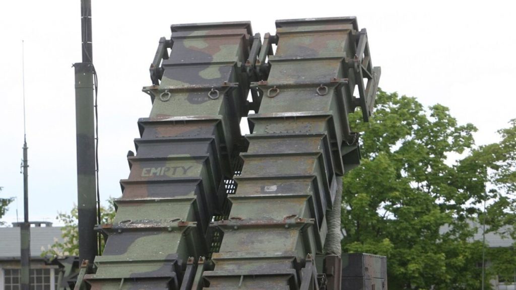 كانت مخزنة في “إسرائيل”.. واشنطن تسلم أوكرانيا 90 صاروخا من طراز “باتريوت”