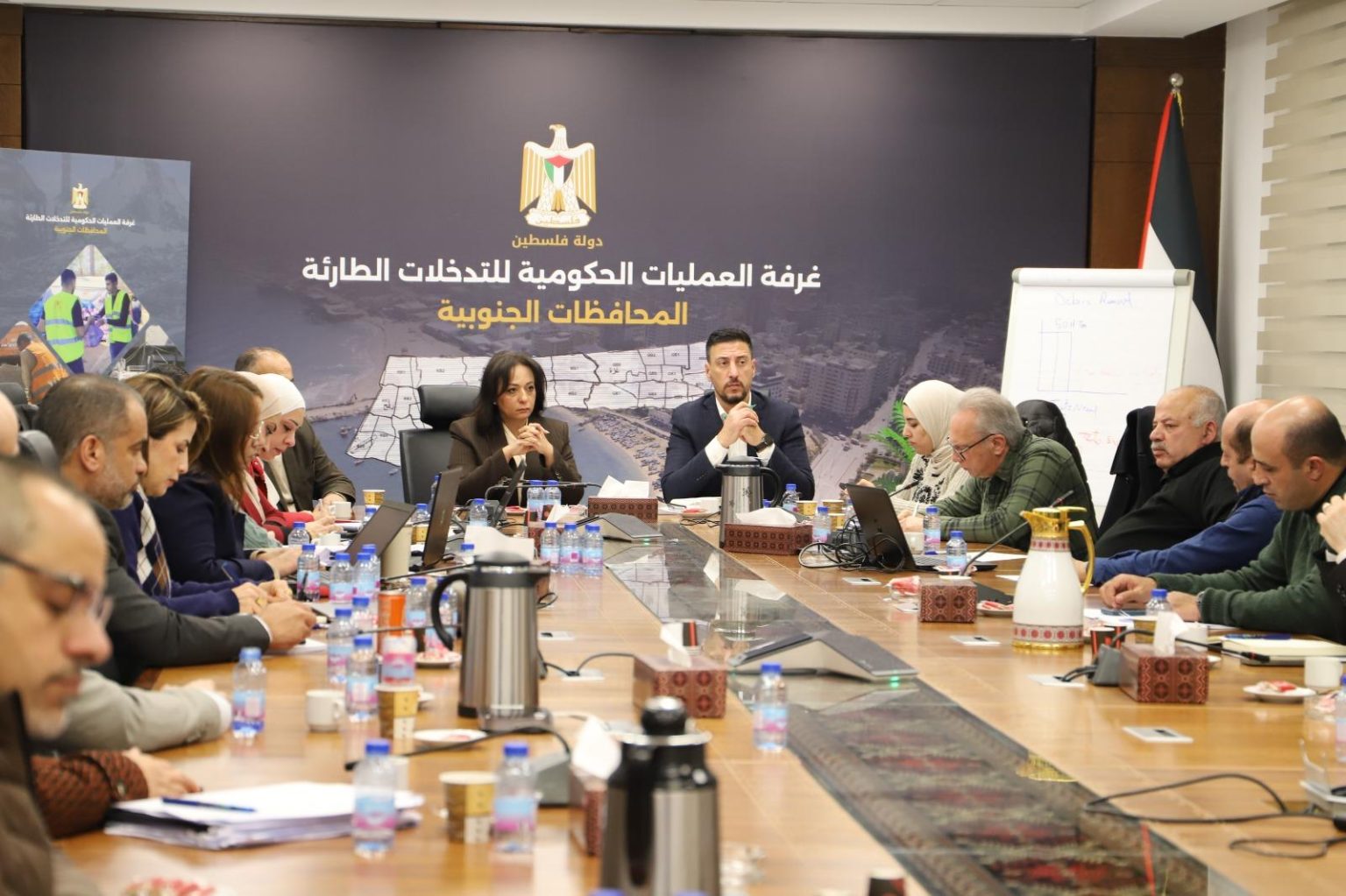 غرفة العمليات الحكومية تبحث مع شبكة المنظمات الأهلية سبل تعزيز الجهود الإغاثية في قطاع غزة