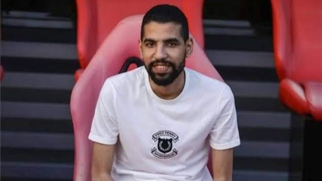 مؤمن زكريا ينشر صورة ابنته في المستشفى