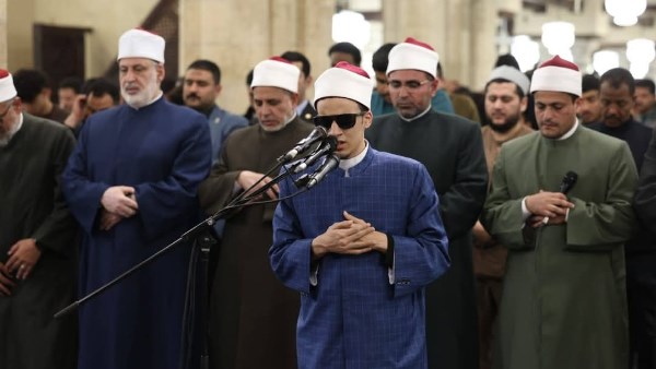 القرآن نزل بمكة وقرئ بمصر الأزهر