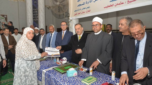محافظ أسيوط يشهد حفل تكريم الفائزين بمسابقة حفظ القرآن الكريم.. صور