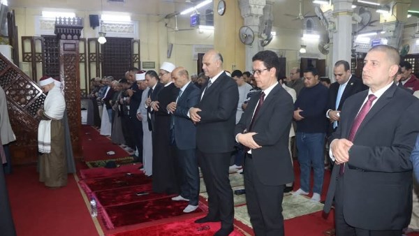 محافظ القليوبية ورئيس جامعة بنها ومدير الأمن يشهدون احتفالية ليلة القدر
