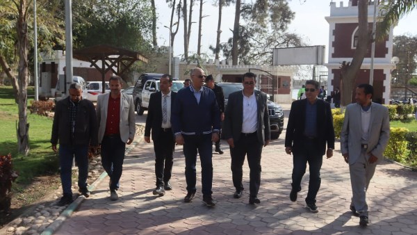 وسط رفع درجة الاستعداد القصوى.. محافظ القليوبية يتفقد حدائق القناطر الخيرية