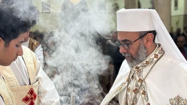 الأنبا دانيال يستقبل رفات القديس منصور دي بول بكنيسة السيدة العذراء بصدفا الأنبا دانيال يستقبل رفات القديس منصور دي بول بكنيسة السيدة العذراء بصدفا