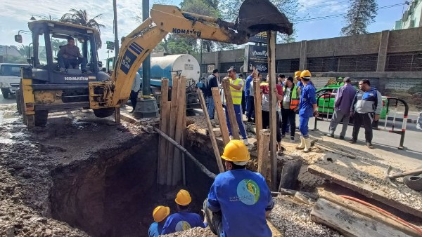 مياه المنوفية تنهي إصلاح عطل بحارى قطر 8 بوصة بشارع باريس بشبين الكوم مياه المنوفية تنهي إصلاح عطل بحارى قطر 8 بوصة بشارع باريس بشبين الكوم