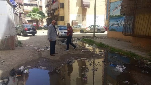 مناخ بورسعيد يستجيب لشكوى المواطنين بشأن الصرف الصحي بمنطقة الحرية الكبيرة