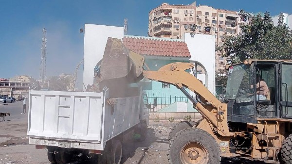 بورسعيد.. حي الضواحي يكثف حملات رفع كفاءة منظومة النظافة العامة| صور