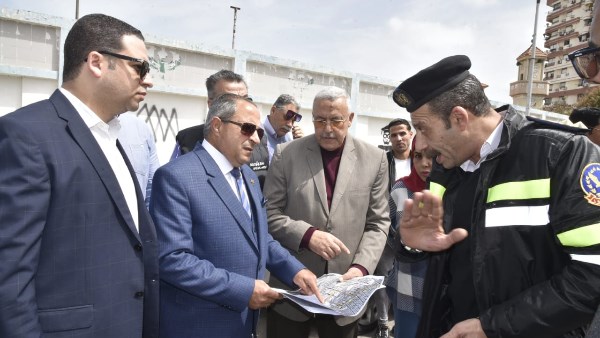 محافظ بورسعيد يناقش مقترح محافظ بورسعيد يناقش مقترح