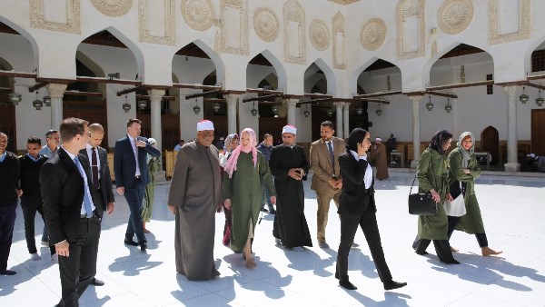 رئيسة البرلمان السولوفيني تزور الجامع الأزهر بعد لقاء الإمام الأكبر