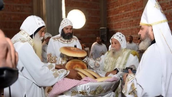 صلاة أول قداس في الكنيسة الجديدة بإيبارشية إخميم بسوهاج.. صور