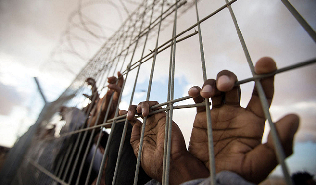 استشهاد أسير فلسطيني في سجون الاحتلال