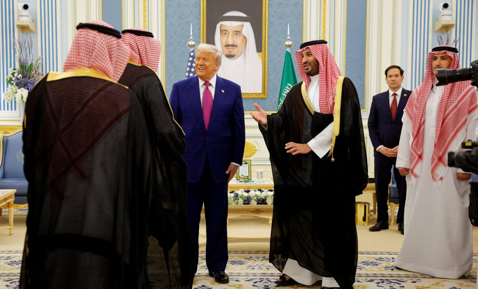 ترامب : نتنياهو يواجه مشكلة السابع من اكتوبر والدول الثلاث التي زرتها سيكونون جزءا من حل مشكلة غزة