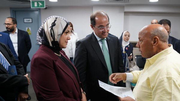 سهِّلوا على شركائنا الممولين.. وحسِّنوا الخدمة