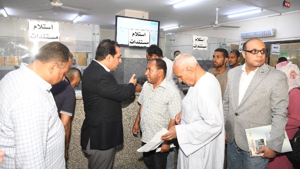 نائب محافظ قنا: تحسين الخدمات للمواطنين وتسريع تقنين الأراضي