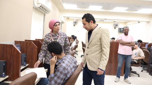 رئيس جامعة الأقصر تتابع امتحانات كلية الحاسبات والمعلومات| صور رئيس جامعة الأقصر تتابع امتحانات كلية الحاسبات والمعلومات| صور