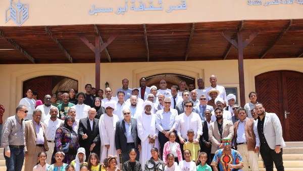 منارة علمية| وزير الثقافة ومحافظ أسوان يفتتحان قصر ثقافة أبو سمبل..شاهد