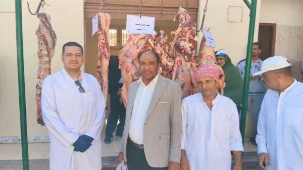 تخفيض أسعار اللحوم بسوق اليوم الواحد.. ومركز تعليم الكبار بالجامعة يحارب الأمية