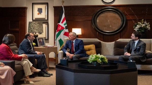 العاهل الأردني يؤكد على حل الدولتين خلال استقباله وزير خارجية النرويج