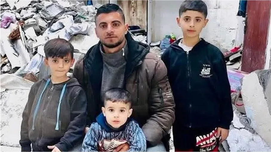 بطل كمال الأجسام حسين عودة يبكي أطفاله تحت الأنقاض في جباليا (شاهد)