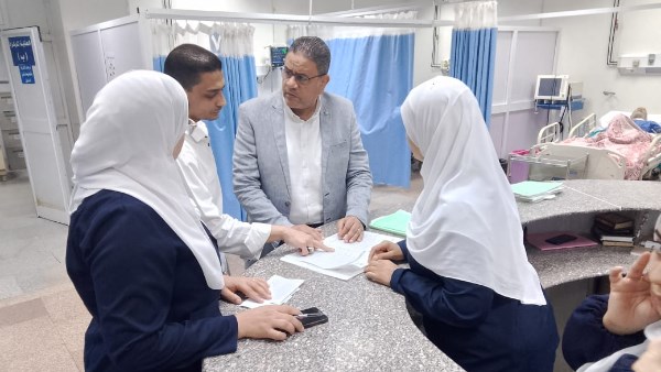 وكيل وزارة الصحة بالمنوفية يتابع حالات مصابي حادث الطريق الإقليمي