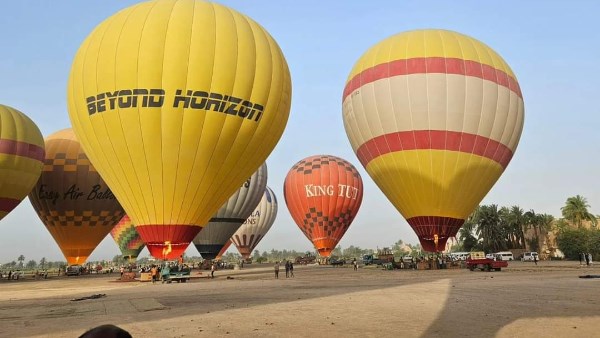 سحر السماء .. 28 رحلة بالون تنقل 630 سائحا فوق معابد الأقصر
