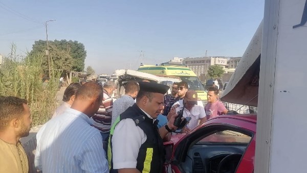 إصابة 6 أشخاص في تصادم ميكروباص وربع نقل بالطريق الزراعي «طنطا ـ كفر الزيات»