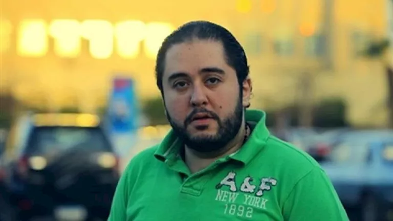“الشاشة نورت”.. عمرو عبد العزيز يحتفي بظهور محمد سلام في احتفالية وطن
