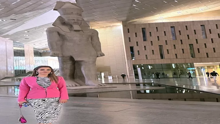 نحن أسياد الأرض.. لقاء سويدان توثق لحظة زيارتها للمتحف الكبير (فيديو)