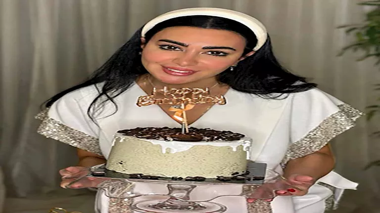 ميرهان حسين تحتفل بعيد ميلادها وسط أجواء من البهجة (صور)