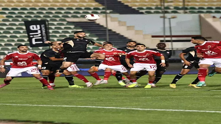 نجم الأهلي السابق ينتقد خط دفاع الأهلي: “الأسوأ في التاريخ”