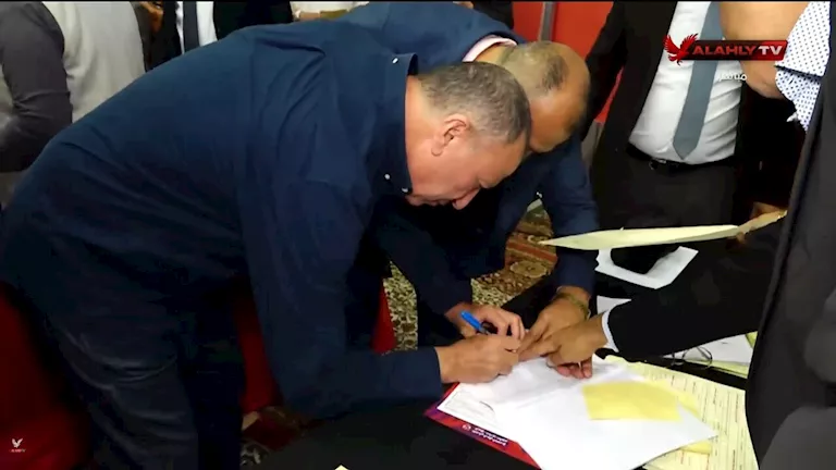 بالفيديو.. لحظة تصويت الخطيب في انتخابات الأهلي