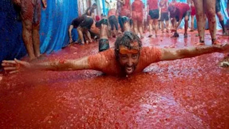 أغرب مهرجانات العالم.. احتفالات قد لا تصدق أنها حقيقية